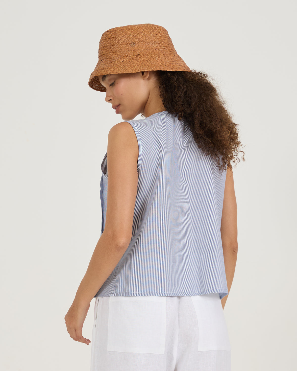 Blusa Pregas Cordões