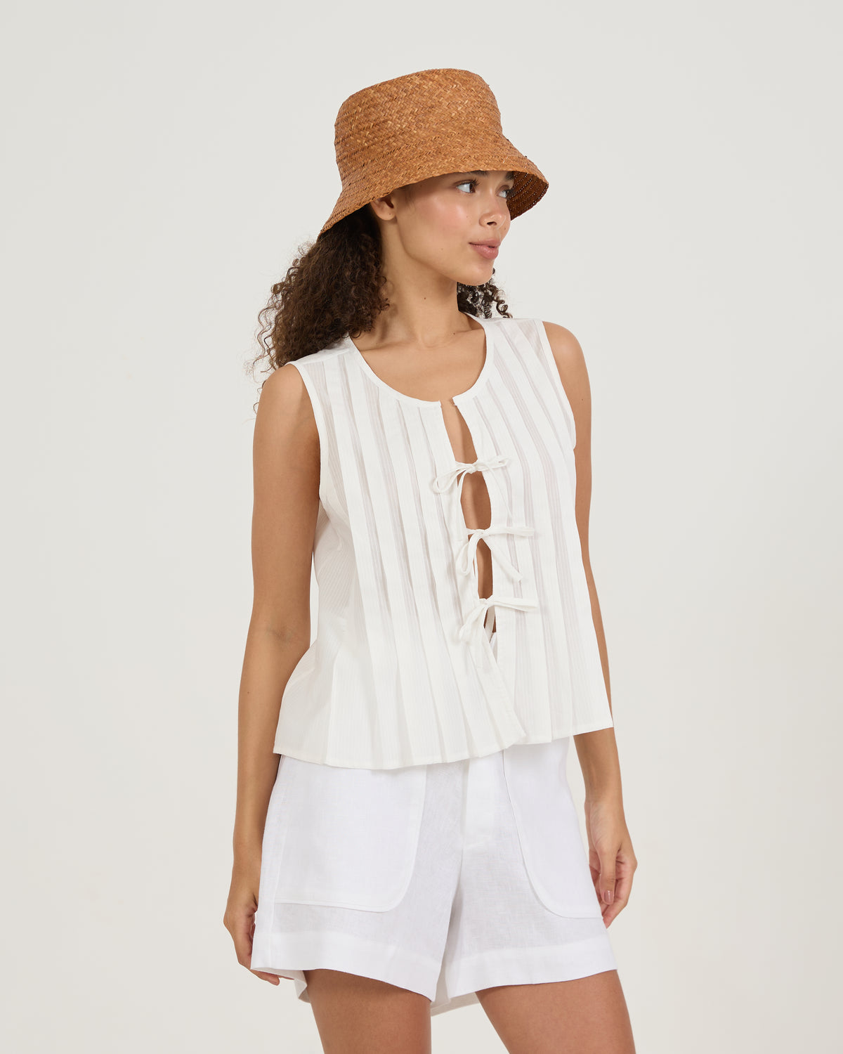 Blusa Pregas Cordões