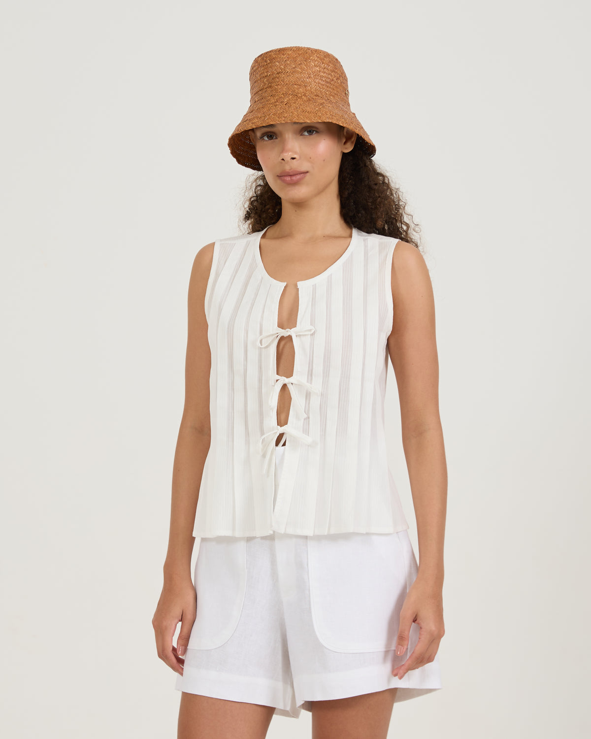 Blusa Pregas Cordões