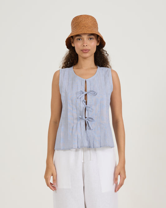 Blusa Pregas Cordões