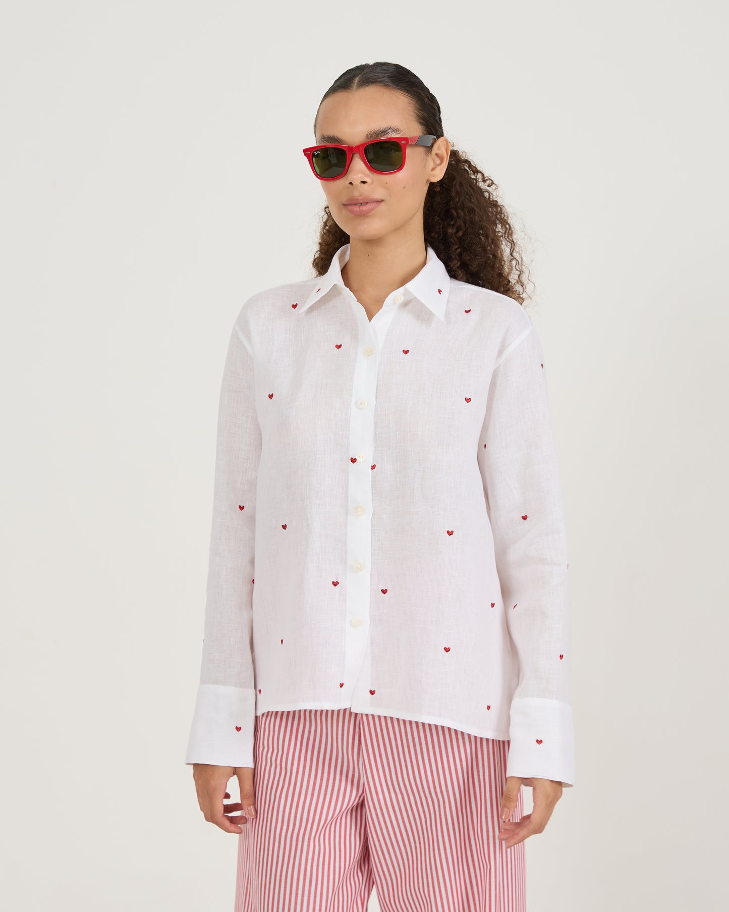 Camisa Bolsos Bordada Coração