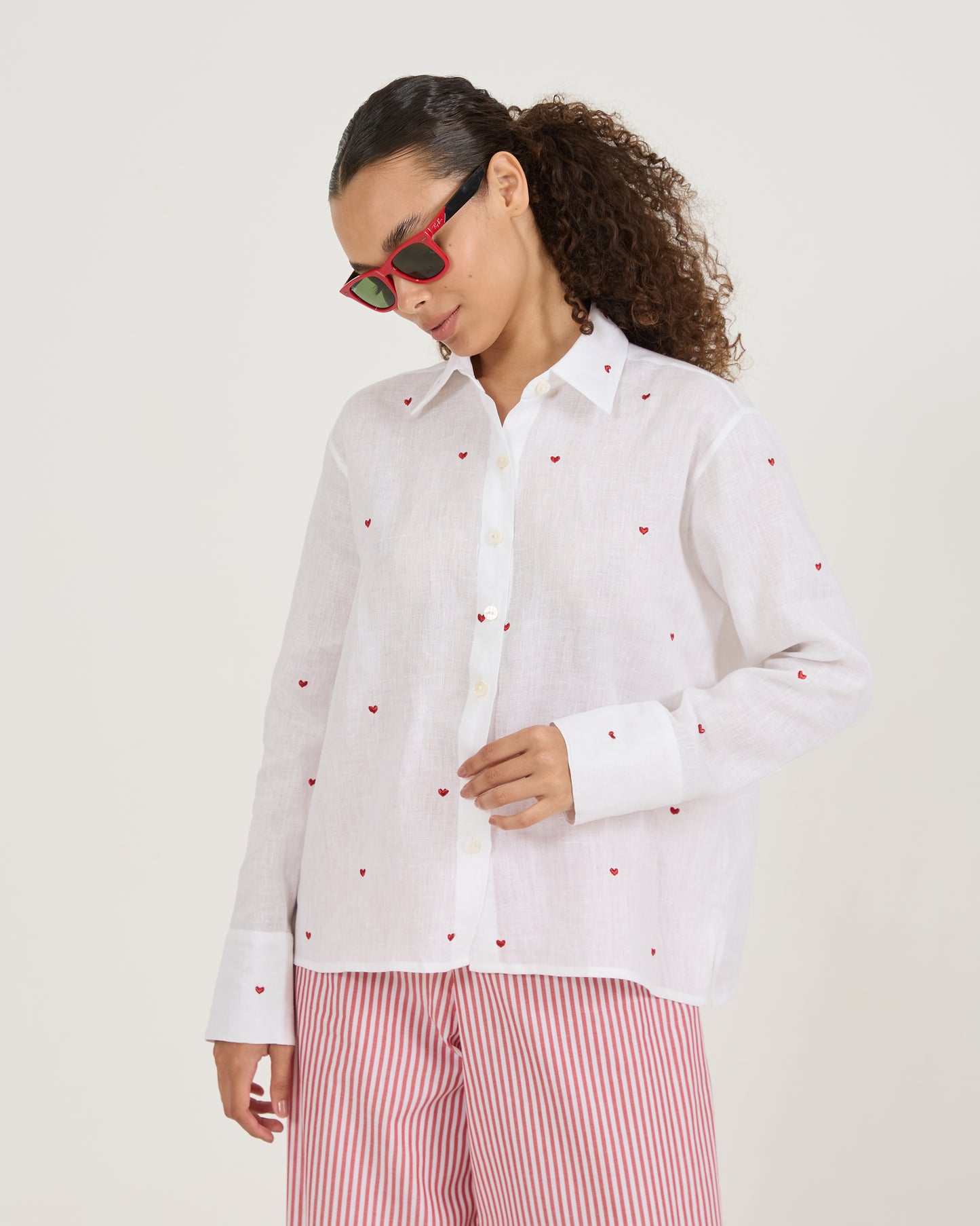 Camisa Bolsos Bordada Coração