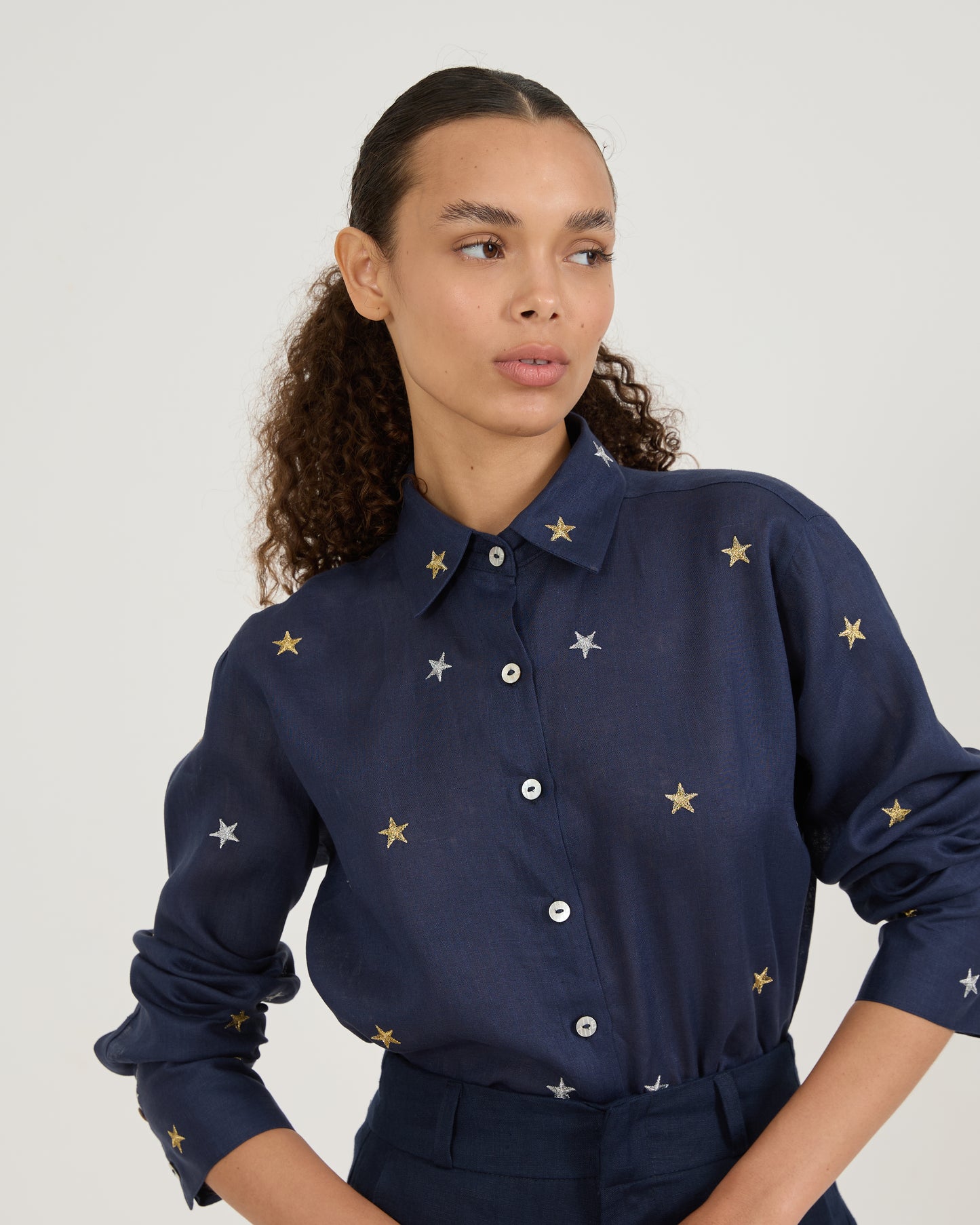 Camisa Bolsos Bordada Star