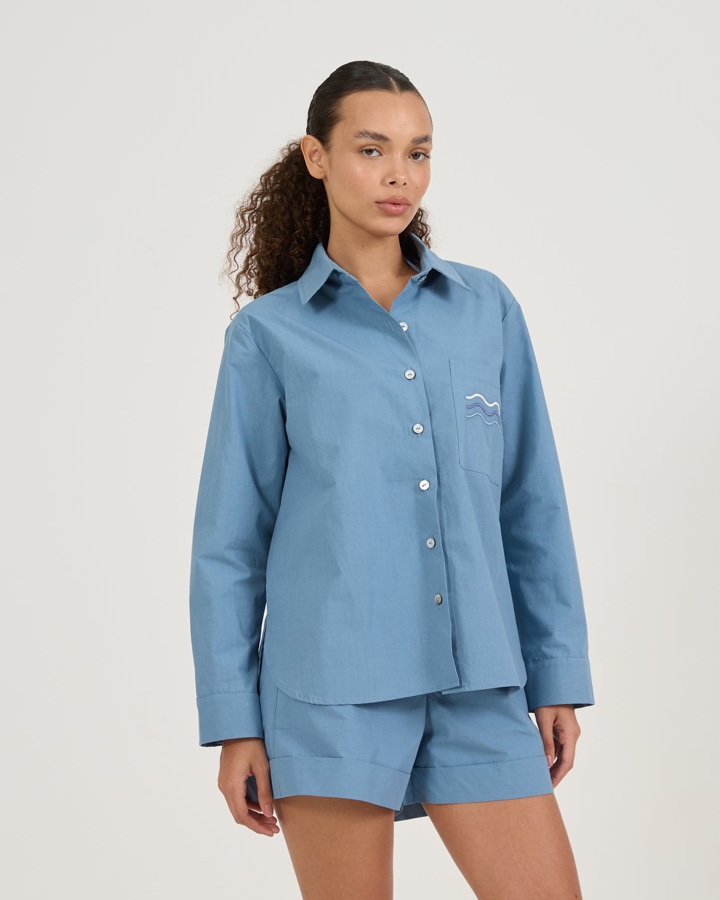 Camisa Longuete Bordada Mar